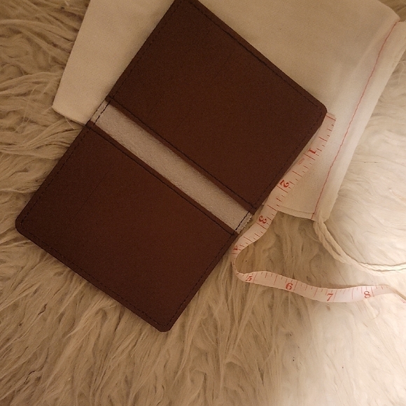 Easy Tiger Card Holder - Picture 4 of 4